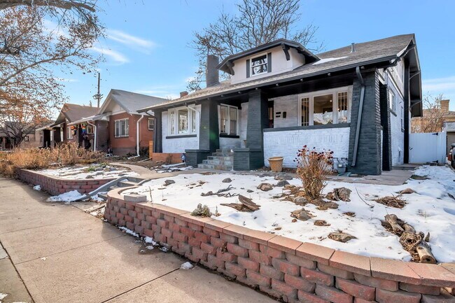 Building Photo - Modern ADU – Private, Efficient, and Stylish Living!