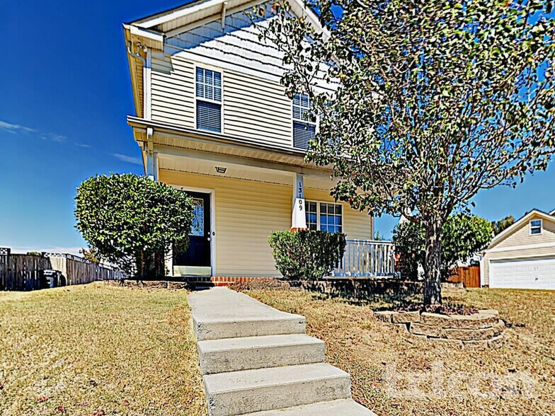 Building Photo - 13109 Autumn Trace Dr