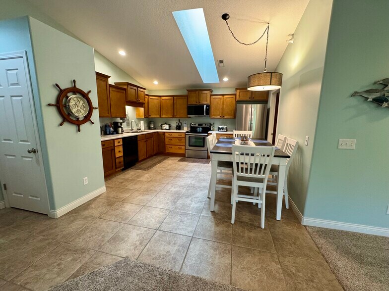 Building Photo - 4102 Creek Hill Dr