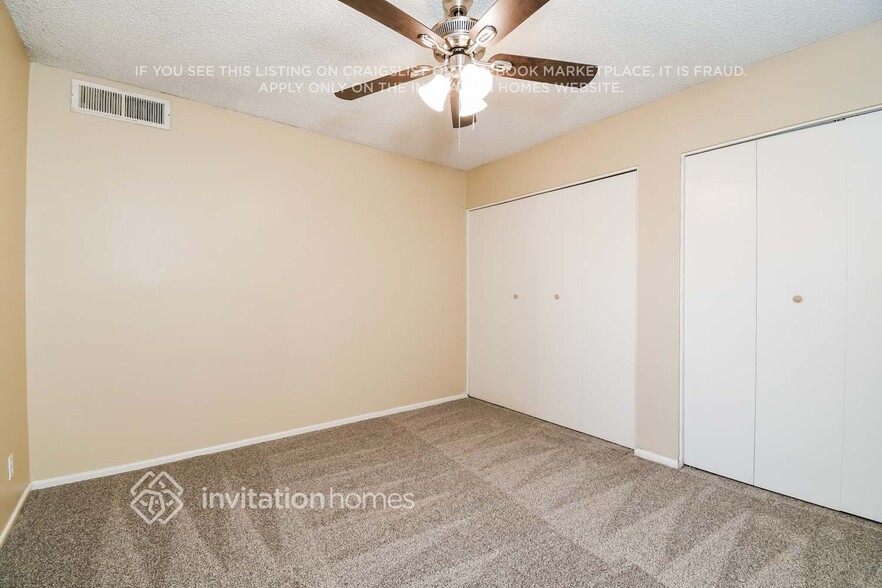 Building Photo - 429 E 10th Dr