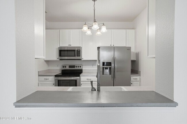 Building Photo - 7990 Baymeadows Rd E