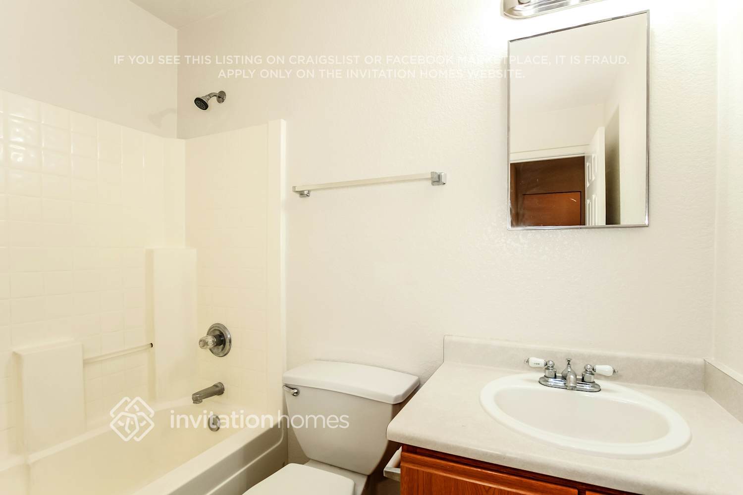 Building Photo - 11542 W Flores Dr