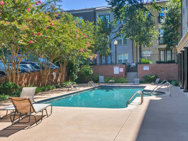 Building Photo - 765 Walker Sq