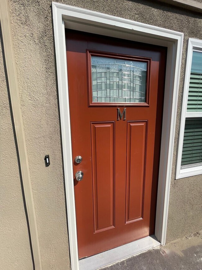 Building Photo - 916 S. Marguerita Avenue