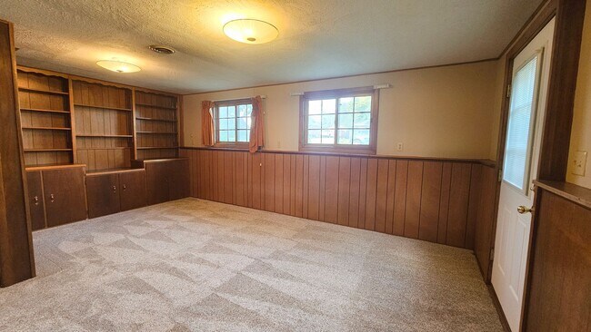 Building Photo - Charming 3-Bedroom Home in Prime Ankeny Location with Spacious Backyard & Modern Upgrades