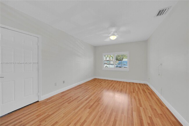 Building Photo - 13232 SW 52nd Terrace