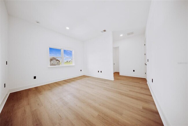Building Photo - 156 Caladium Ave