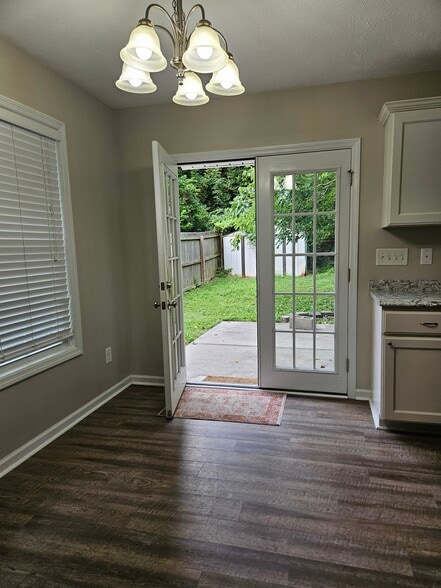 Backdoor - 601 Roxie Ave