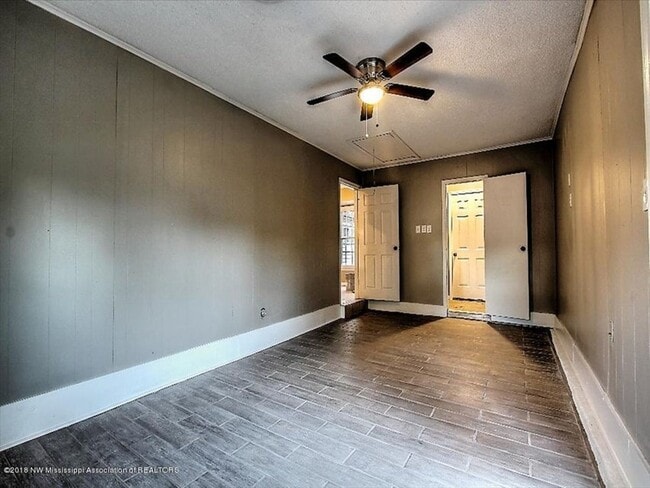 Building Photo - Great home in a cove, Southaven Schools!
