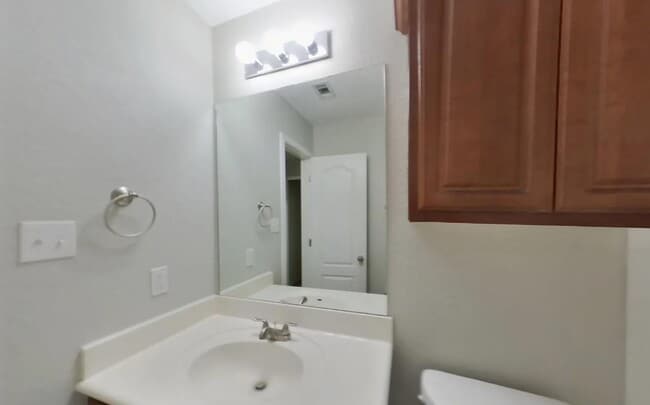 Building Photo - Spacious, Stylish, and Simply Perfect — 3-Bedroom Home