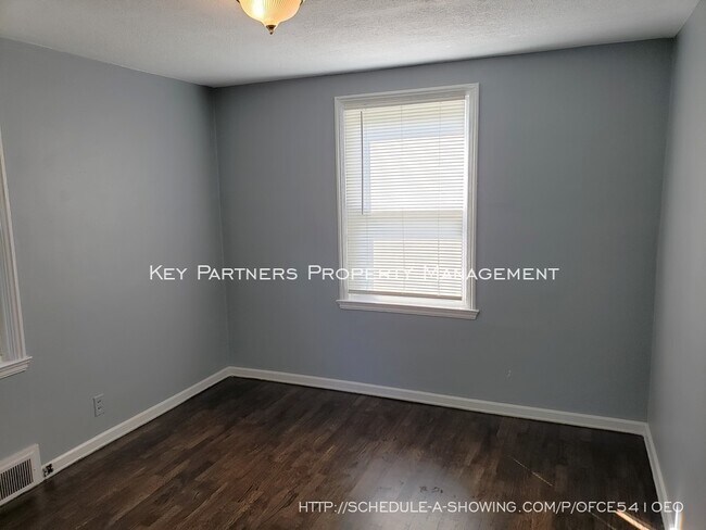 Building Photo - 7809 Madison Ave - Cute!