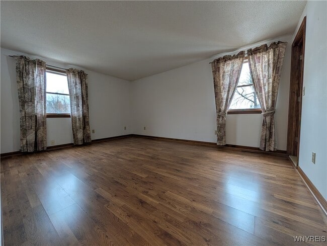 Building Photo - 270 Selkirk Dr