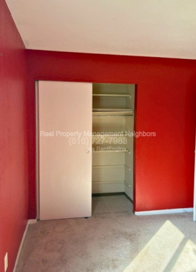 Building Photo - 4326 Norman Dr SE
