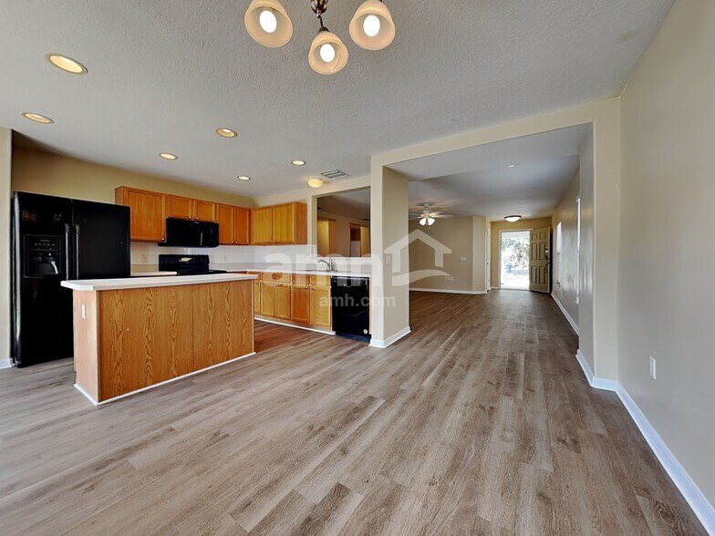 Building Photo - 10512 Boyette Creek Blvd