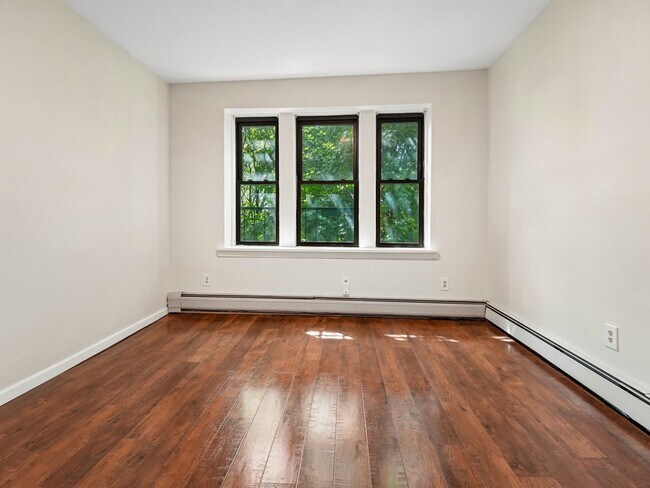 Building Photo - 121 Garrison Ave