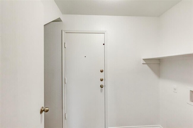 Building Photo - 9104 Single Bnd Trl
