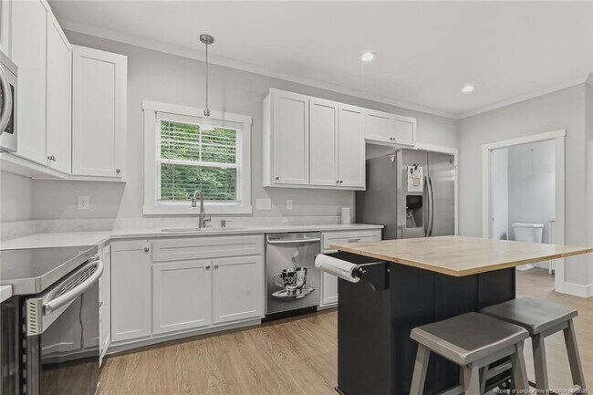 Building Photo - 407 W Mooring Way