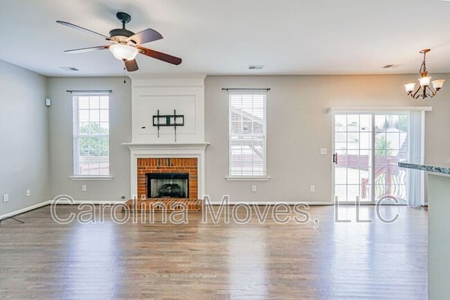 Building Photo - 317 Waterton Way