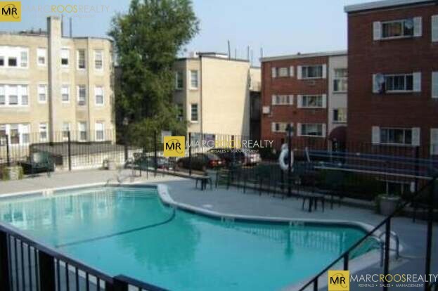 Primary Photo - 245 Kelton St