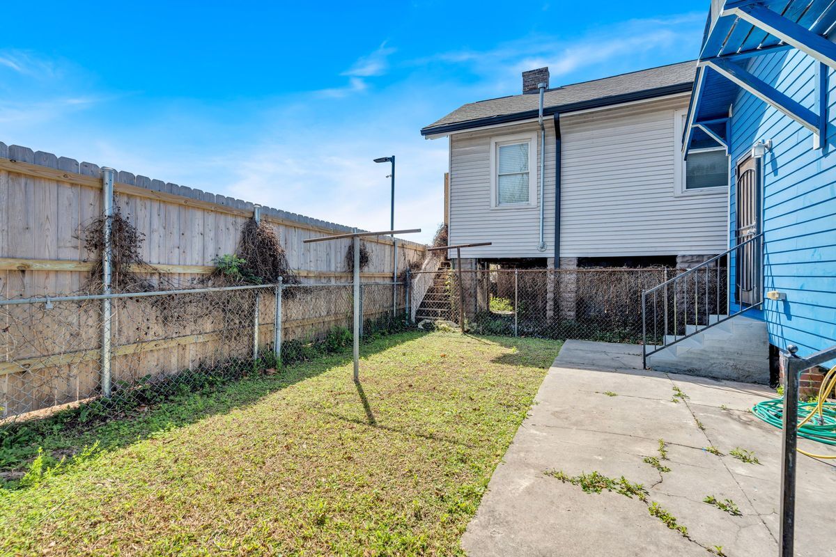 Building Photo - 3025 Burdette St