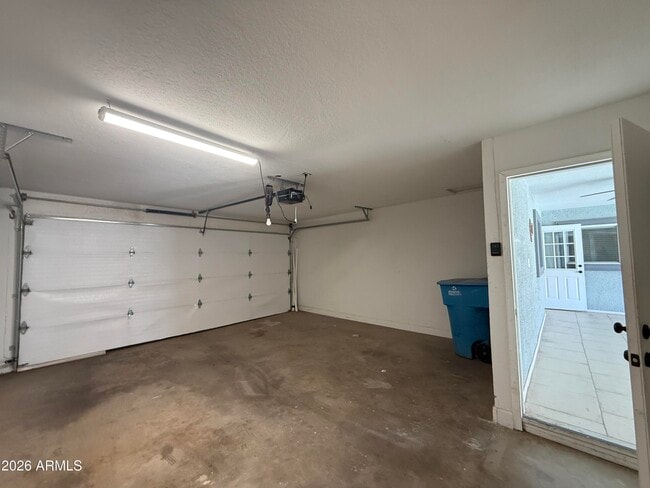 Building Photo - 11622 N 20th Ave