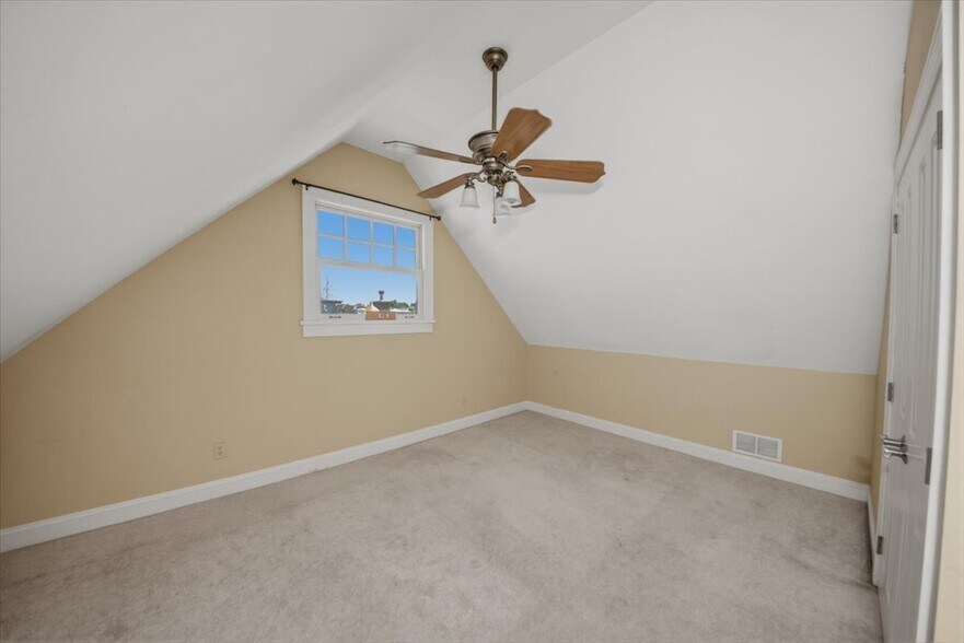 Building Photo - 2720 W Chanay St