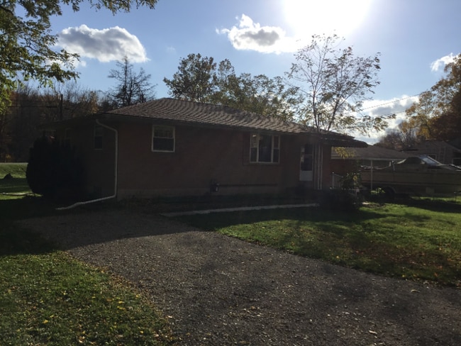Primary Photo - 30255 Howard St