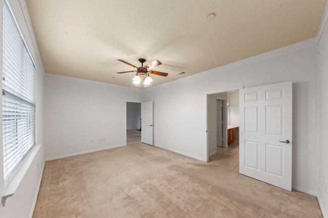 Building Photo - 252 Heritage Hill Dr