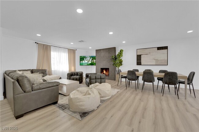 Building Photo - 1705 Battle Creek Cir