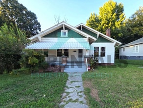 Building Photo - 807 Douglas St