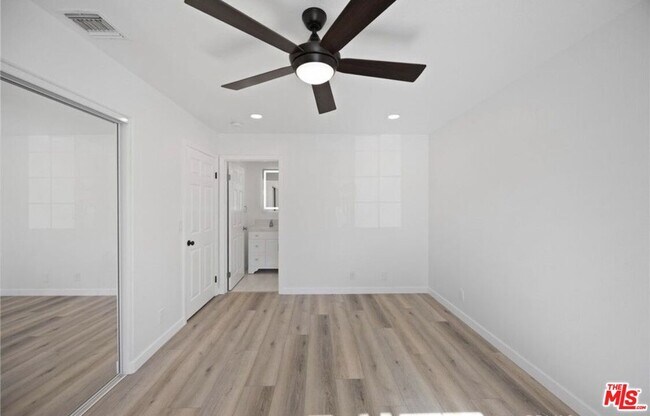 Building Photo - 424 Parkman Ave