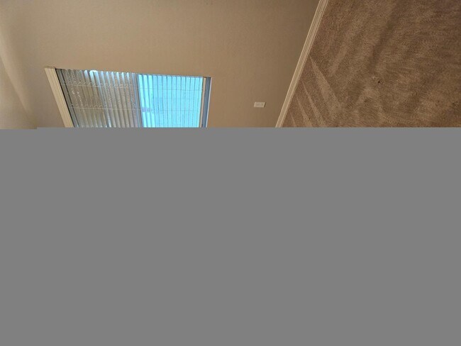 Building Photo - 15092 W Portland St