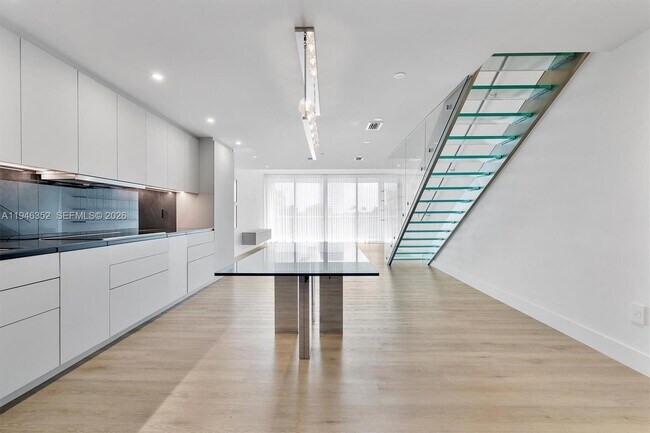 Building Photo - 2950 NE 188th St