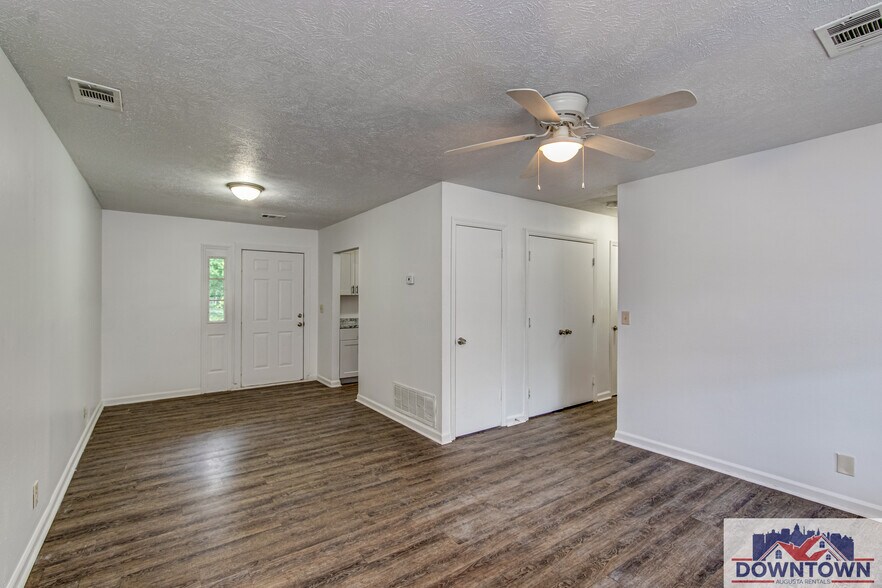 Building Photo - 218 Patton Dr