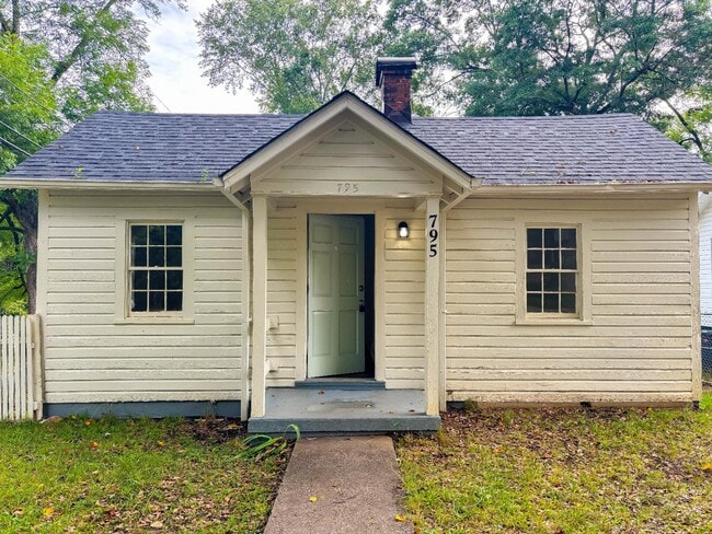 Primary Photo - 795 Leonard St