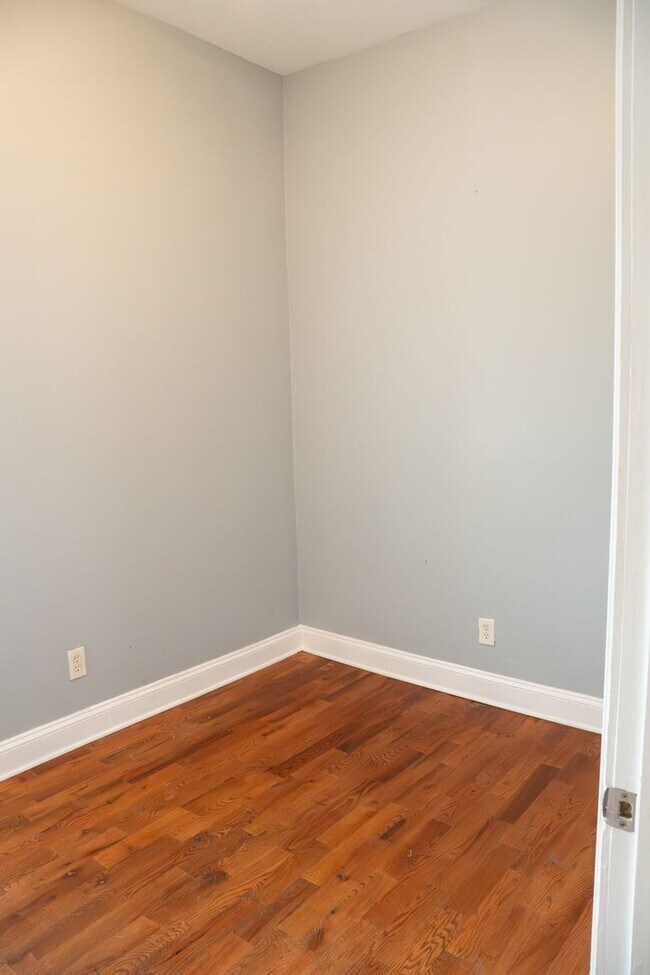 Building Photo - 6819 S Evans Ave