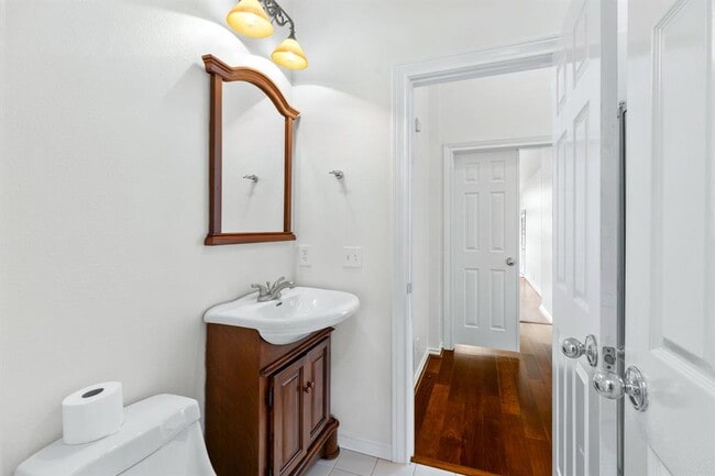 Building Photo - 7503 Clove Cove