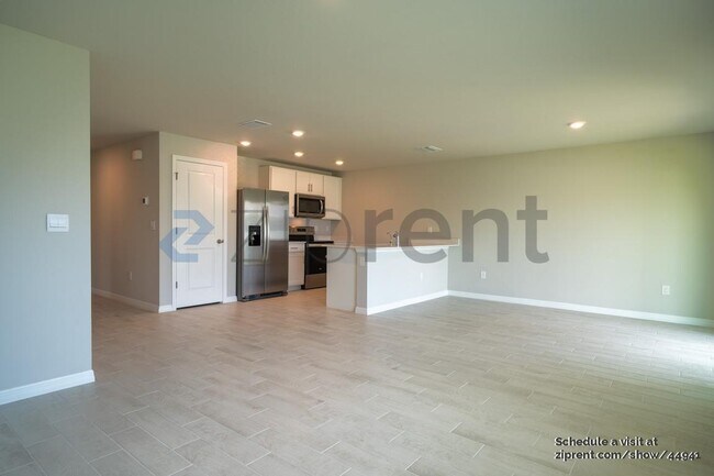 Building Photo - 2830 NW 18th Pl