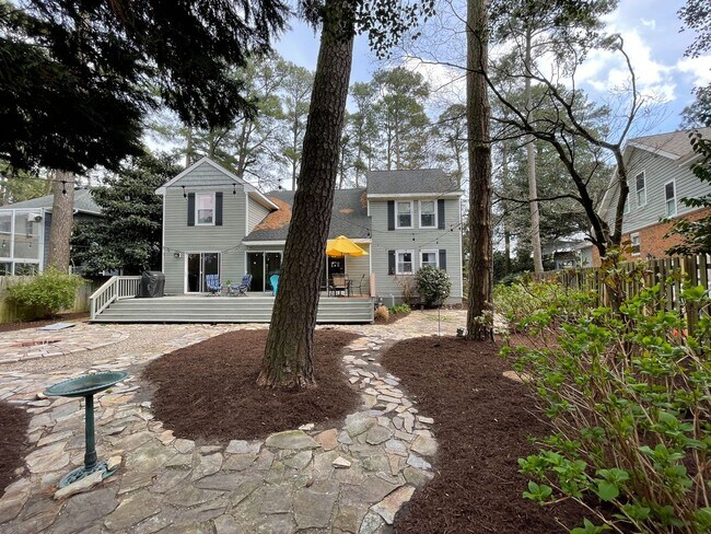 Building Photo - Spacious 6 bedroom home in Virginia Beach