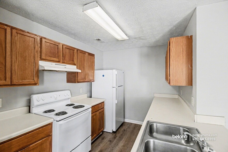 Building Photo - 5876 Strathmoor Manor Cir