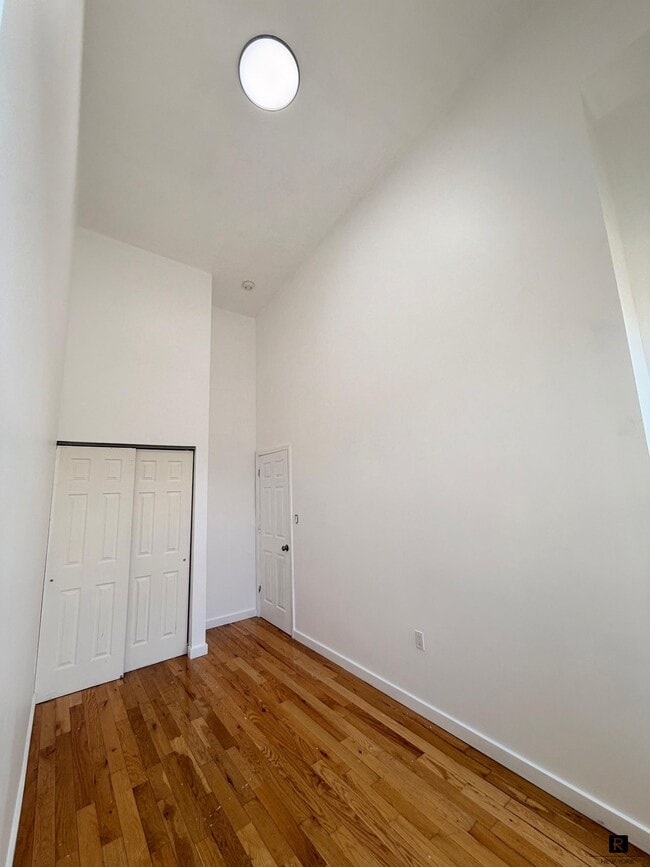 Building Photo - 211 Wyckoff Ave