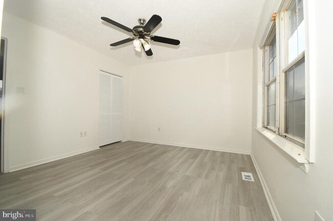 Building Photo - 8635 Union Pl