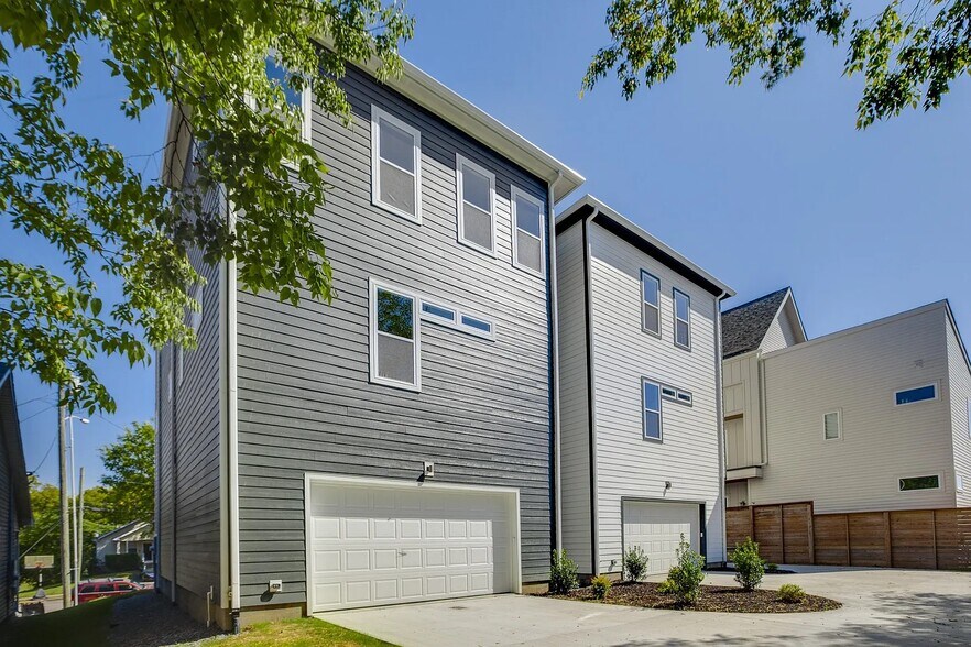 Building Photo - 525 31st Ave N