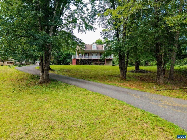 Building Photo - 497 Sunset Dr