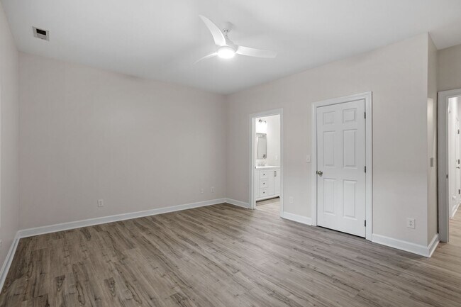 Building Photo - 3301 Philmont Dr