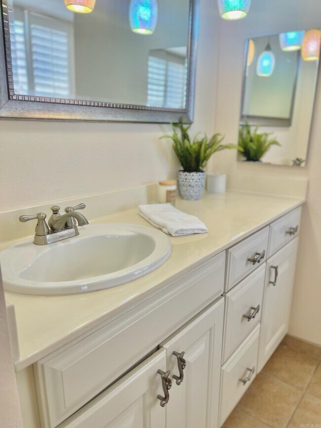 Building Photo - 523 S Louisiana St