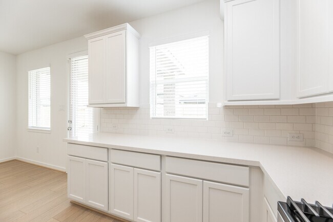Building Photo - 9723 Rialto Hts Dr
