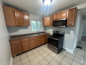Building Photo - Updated 3 bedroom 1 bath single family home