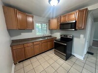 Building Photo - Updated 3 bedroom 1 bath single family home