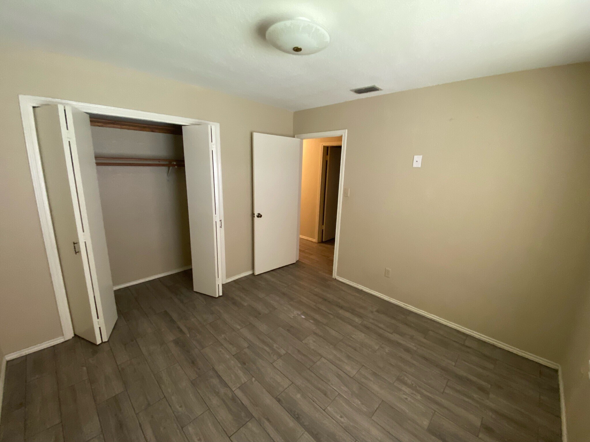 Bedroom - 2022 Mourning Dove Cir